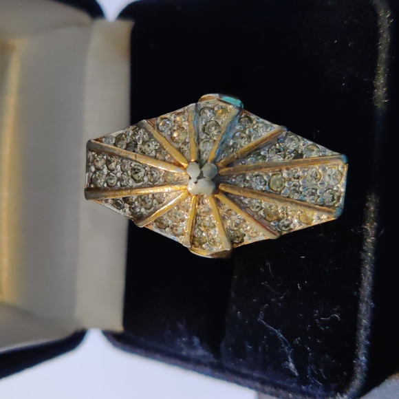 VINTAGE RHINESTONE COCKTAIL RING - Picture 2 of 6